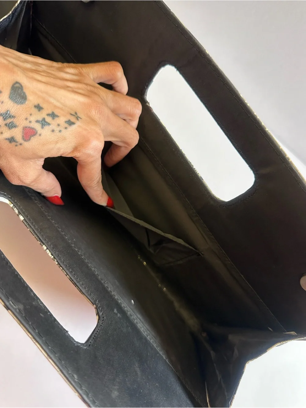🖤 Y2K IT-GIRL EDITORIAL CLUTCH — BLACK & WHITE MAGAZINE COLLAGE STATEMENT BAG